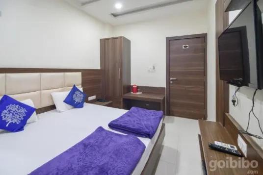 Hotel Amar Palace 우자인 외부 사진